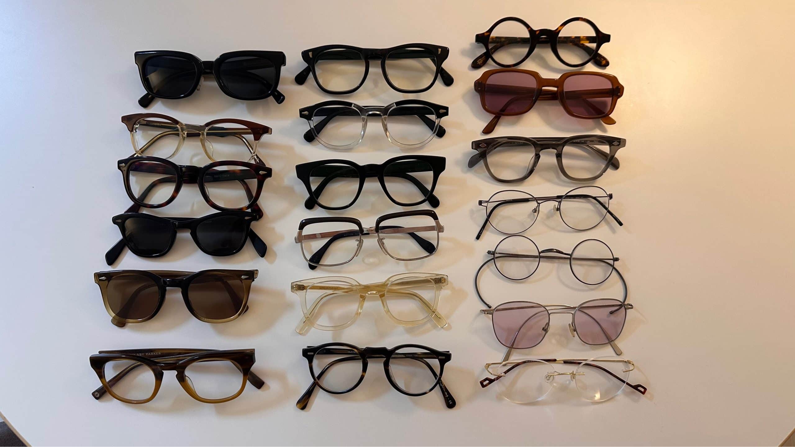 인상을 바꾸는 작은 안경 프레임(1)