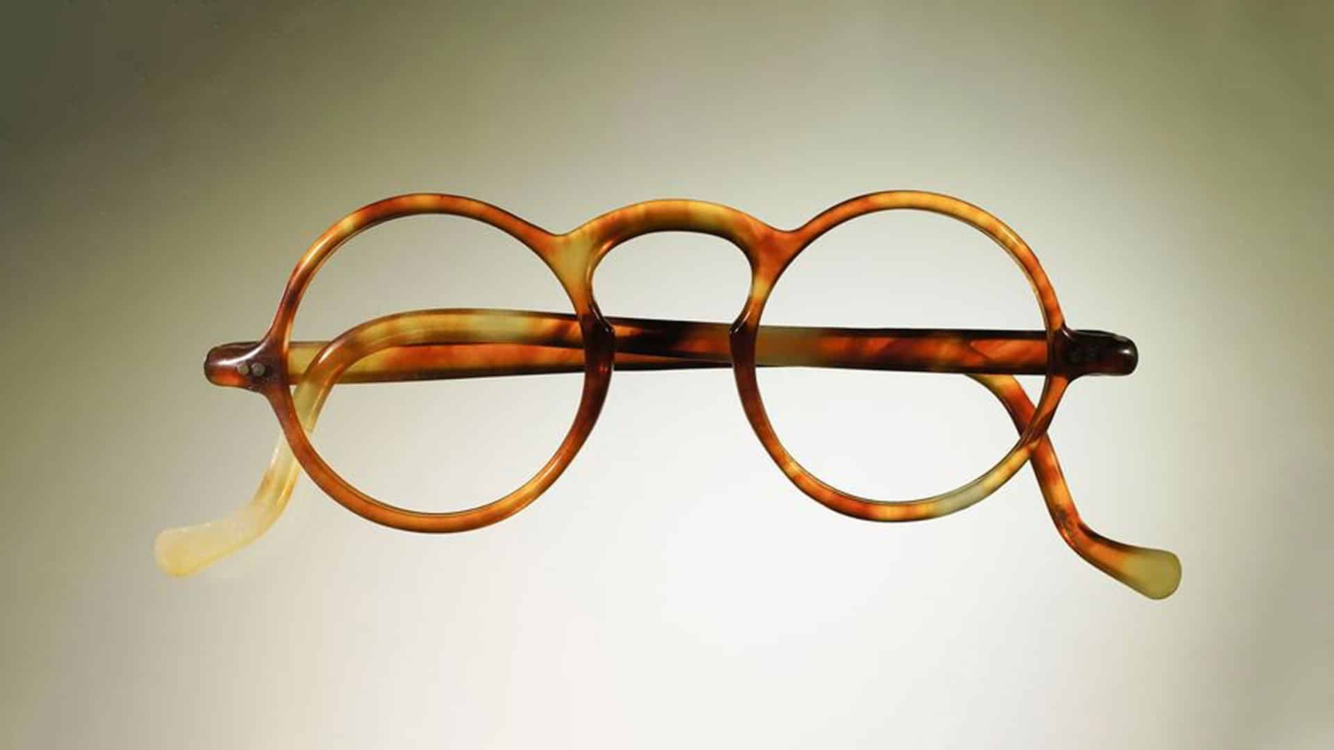 <셀룰로이드 소재의 안경, 출처: pinterest>