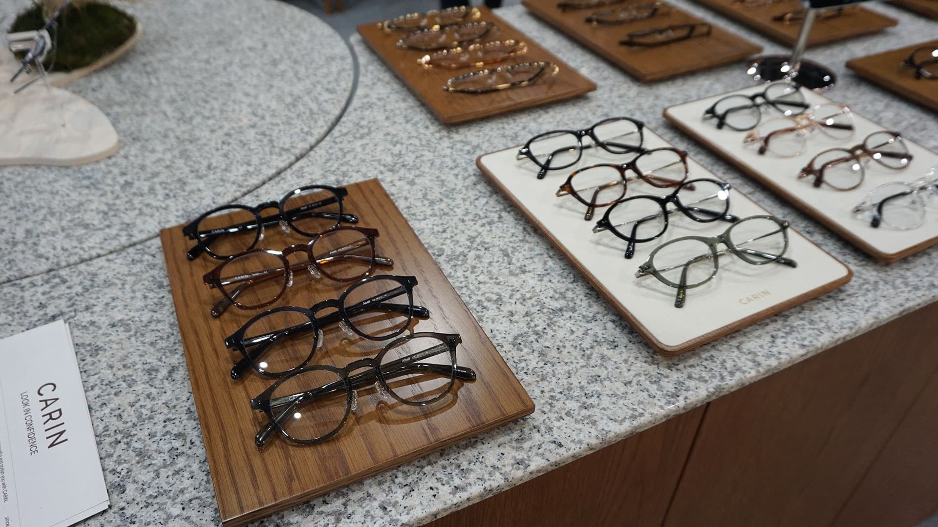 요즘 유행하는 안경테 알아보기 (국제안경산업전시회 참관후기(6)