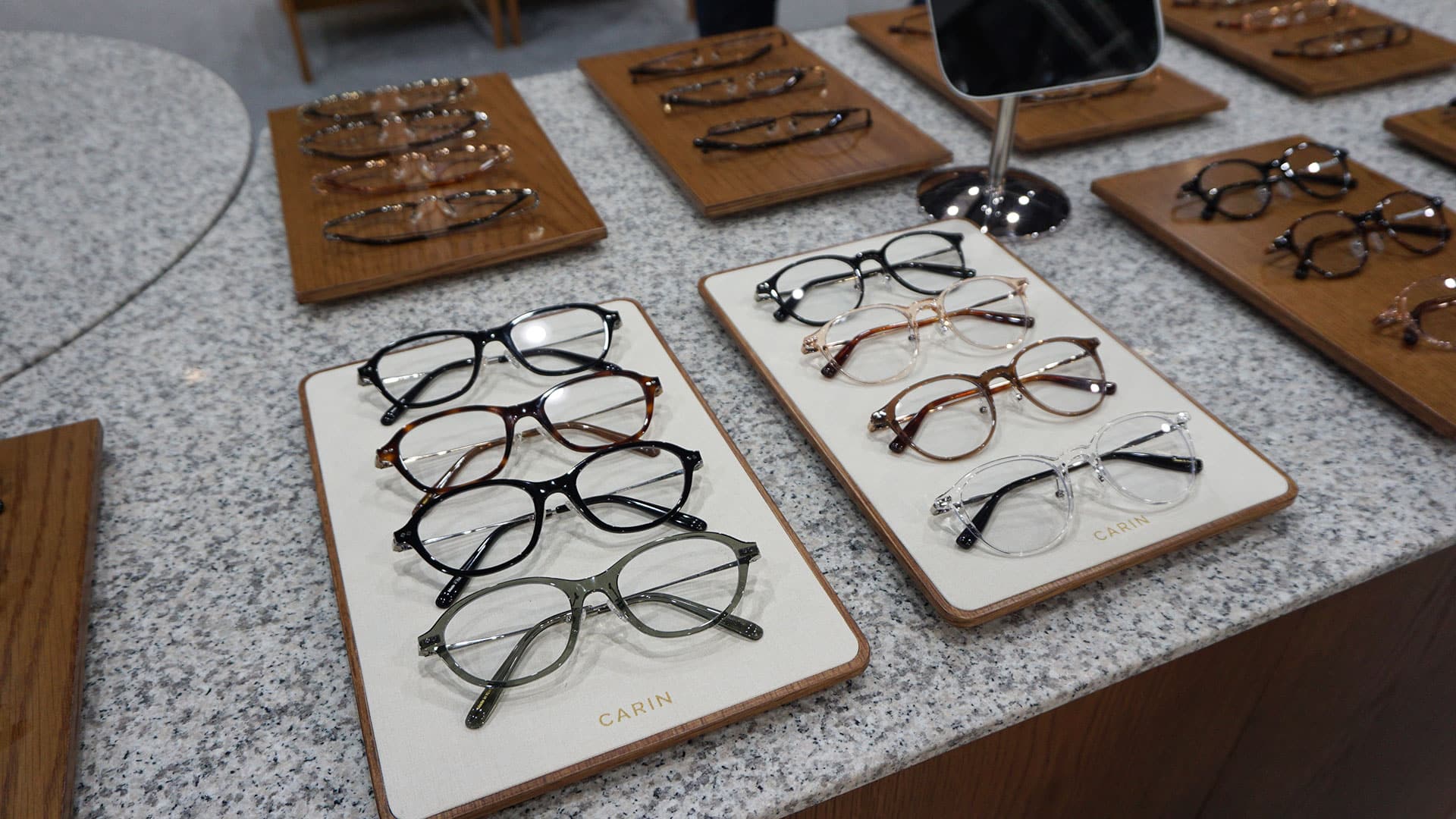 요즘 유행하는 안경테 알아보기 (국제안경산업전시회 참관후기(7)