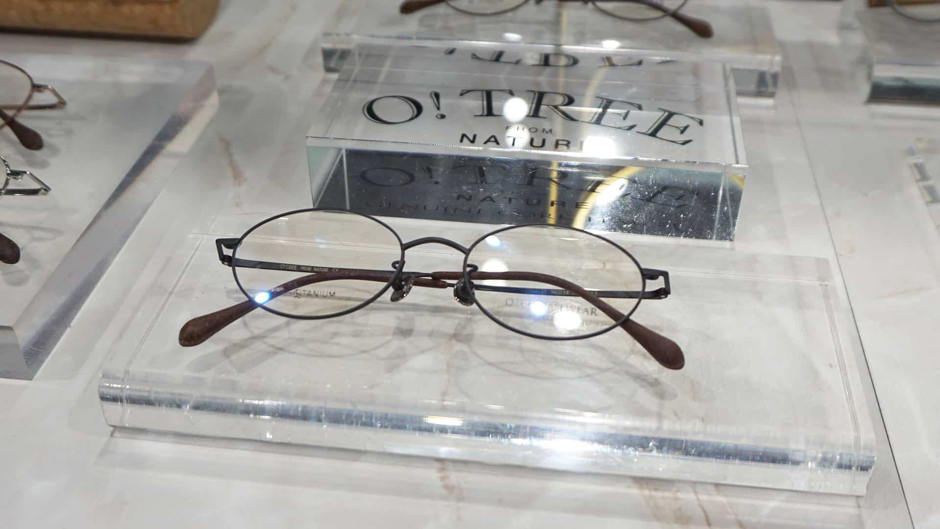 요즘 유행하는 안경테 알아보기 (국제안경산업전시회 참관후기(10)