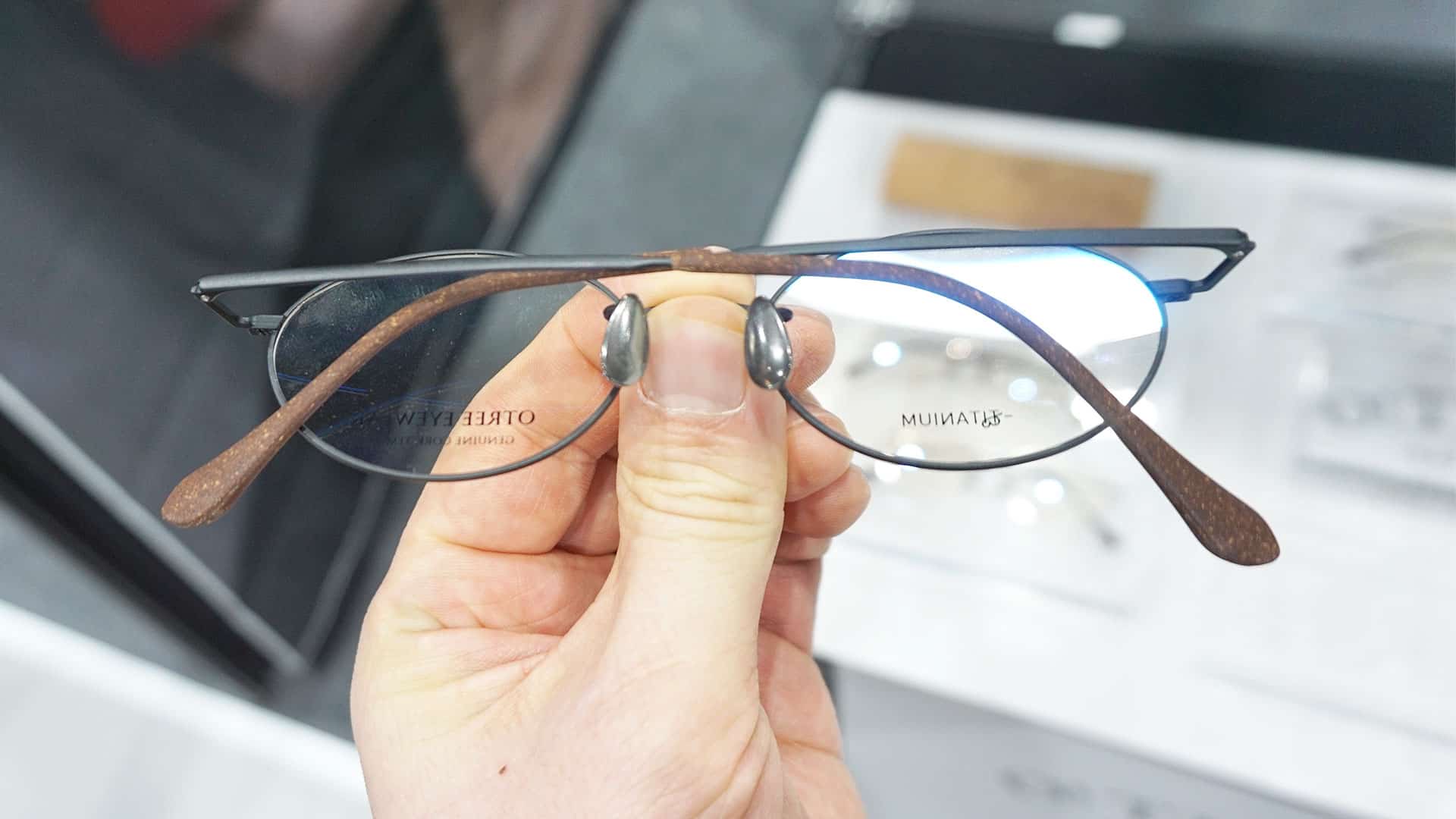 요즘 유행하는 안경테 알아보기 (국제안경산업전시회 참관후기(12)