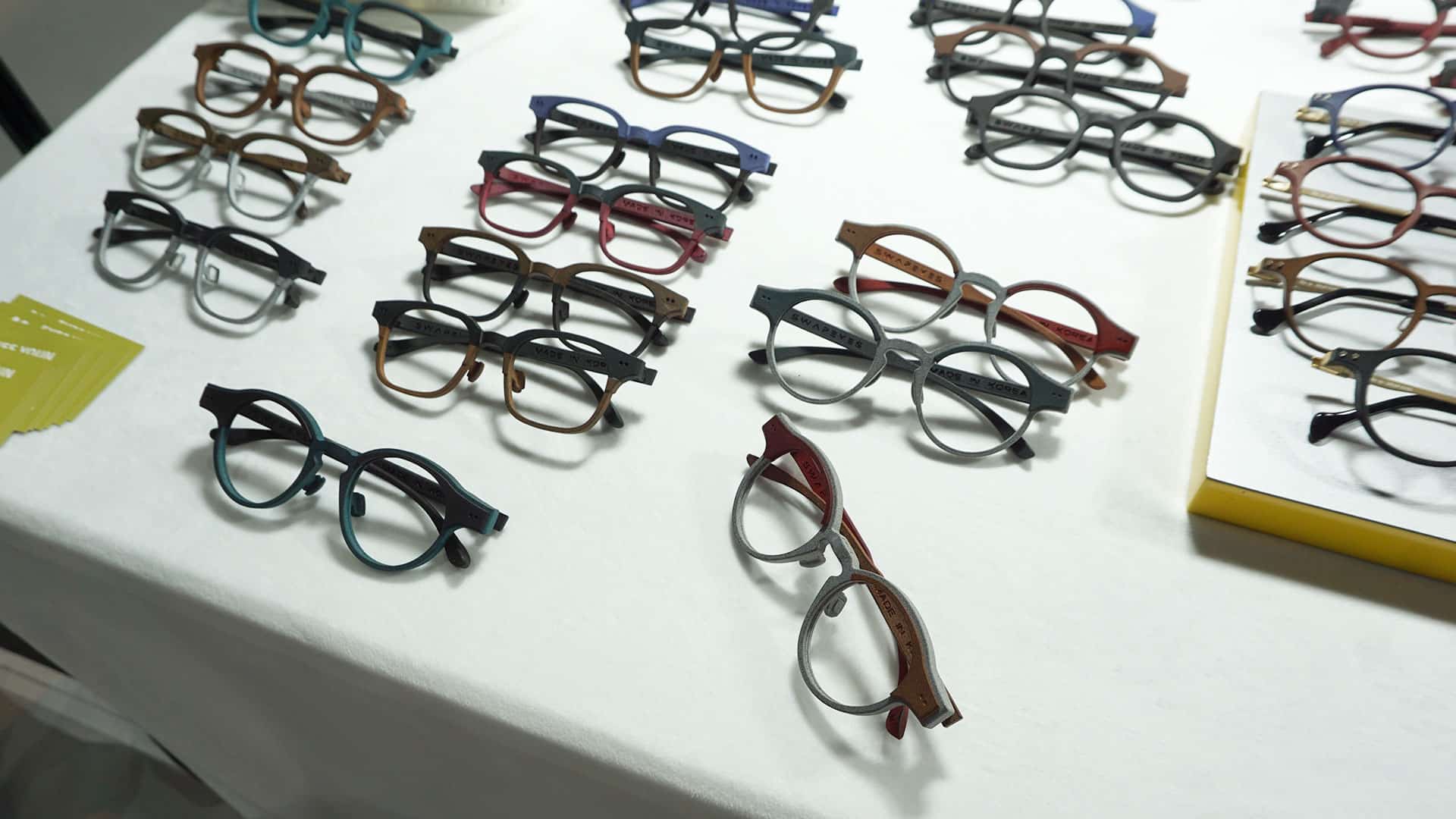 요즘 유행하는 안경테 알아보기 (국제안경산업전시회 참관후기(13)